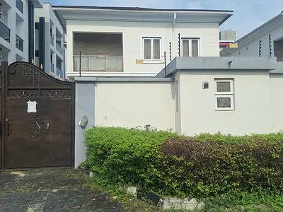 A Lovely 5 Bedroom Detached House with 2 Rooms BQ House — Lekki, Lagos