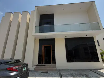 Fully Service 5 Bedroom Fully Detached Duplex+ Swim Pool+24/7 Light — Northern Foreshore Estate Chevron Drive, Lekki, Lagos