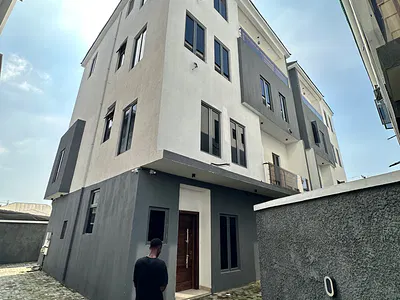 Luxury 6 Bedroom Detached House — Lekki Phase 1, Lekki, Lagos
