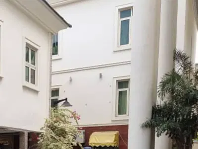 Beautiful Well Located 32 Rooms Hotel — Ikeja GRA, Ikeja, Lagos
