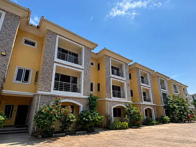Neatly Used 4 Bedroom Terraced Duplex — Ikoyi, Lagos