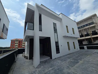 Fully Serviced Tastefully Finished &spacious 4 Bedroom Detached Duplex — Ajah, Lagos