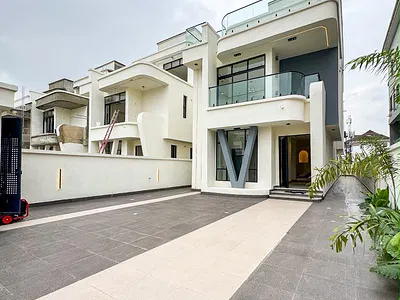 Luxury 5 Bedrooms Detached Duplex with BQ, Cinema, Gym & Swimming Pool — Lekki Phase 1, Lekki, Lagos