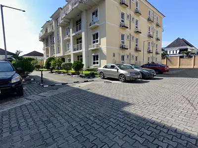 Spacious 3 Bedroom Flat — Cromwell Court Estate Chevron Drive Lekki, Lekki, Lagos