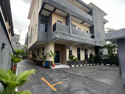 Luxuriously Furnished 4 Bedroom Terrace Duplex with BQ — Ikoyi, Lagos
