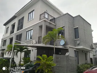 5 Bedroom Townhouse + BQ — Lekki Right Hand Side, Lekki Phase 1, Lekki, Lagos