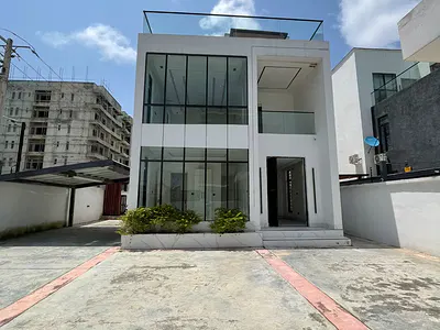 5 Bedroom Detached Duplex — Lekki, Lagos