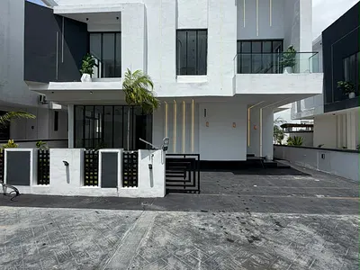 5 Bedroom Detached House — Lekki, Lagos