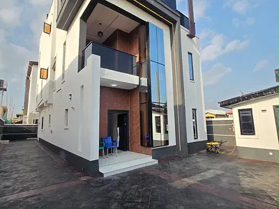 Luxury Built 5 Bedroom Fully Detached Duplex with BQ — Magodo Phase 1, Magodo, Lagos