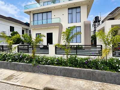 5 Bedroom Fully Detached Duplex — Lekki, Lagos
