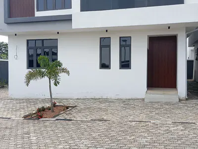 Luxury 4 Bedroom Fully Detached Duplex with BQ. — Mabushi, Abuja