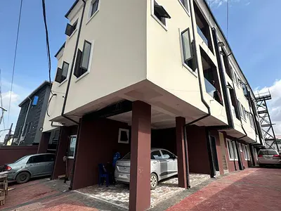 Newly Built 2 Bed Room Flat All Rooms Ensuit Plus Guest Toilet — Palmgrove, Ilupeju, Lagos