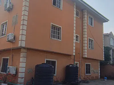 3 Bedroom Flat S Upstairs — Lekki, Lagos