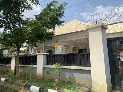 3 Bedroom and 2 Units of Selfcontain — Faplins Estate, Galadimawa, Abuja