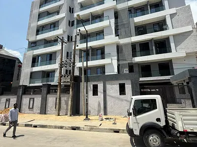Luxurious 2 Bedroom Serviced Maisonette Apartment with Pool & Gym — Victoria Island (VI), Lagos