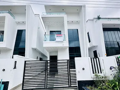 Luxury 4 Bedroom Detached Duplex with Pool & Balcony — Lekki, Lagos
