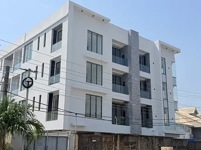 2 Bedroom Apartment with Swimming Pool — Lekki Phase 1 Right, Lekki, Lagos