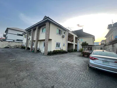 3 Bedroom Flat with BQ — By Pinnacle Filling Station, Lekki Phase 1, Lekki, Lagos