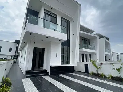 Luxury 5 Bedroom Fully Detached Duplex with BQ & Swimming Pool — Luxury 5 Bedroom Fully Detached Duplex with BQ & Swimming Pool, Ajah, Lagos