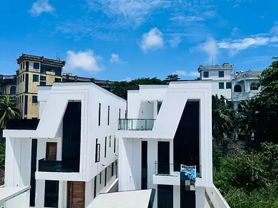Exquisite 5 Bedroom Detached Duplex with Swimming Pool, Cinema and Gym — Lekki, Lagos
