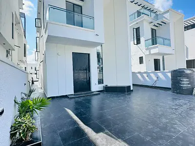 Prestigous 5 Bedroom Detached Duplex with Swimming Pool, Gym and BQ — Lekki, Lagos