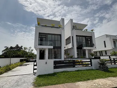 5 Bedroom Fully Detached House — Lekki, Lagos