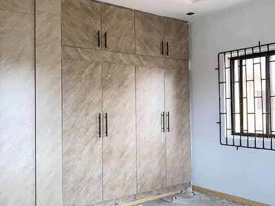 Beautiful Newly Renovated 2 Bedroom Flat All Room Ensuite Upstairs — Ikeja, Lagos