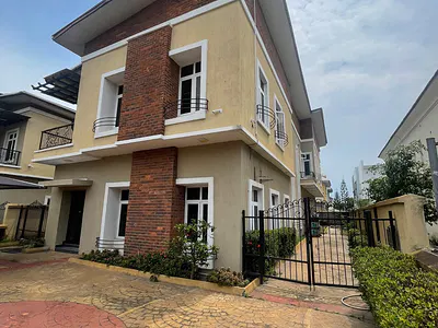 5 Bedroom Fully Detached House with 2 Bedrooms BQ on 620SQM of Land — Lekki, Lagos