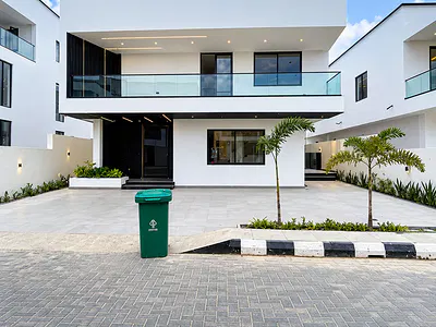 5 Bedroom Fully Detached Duplex — Lekki, Lagos