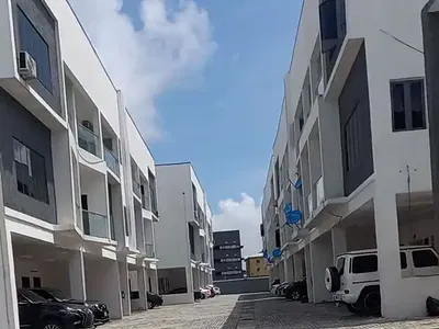 4 Bedroom Fully Serviced House — Lekki, Lagos