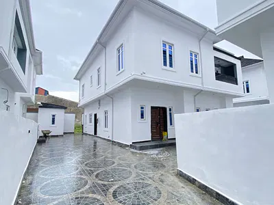 5 Bedroom Fully Detached Duplex with - BQ - Driveway Unit — Sangotedo, Ajah, Lagos
