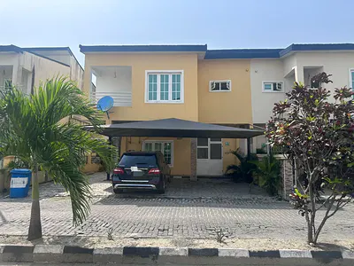 A Luxury Standard Spacious Splendor 3 Bedrooms Terrace — Abraham Adesanya Around, Lekki Phase 2, Lekki, Lagos