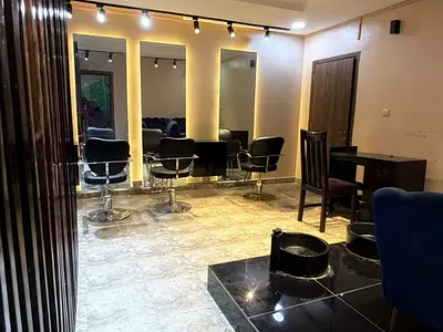 Big Saloon Space — Godson Olodiya Close, Lekki, Lagos
