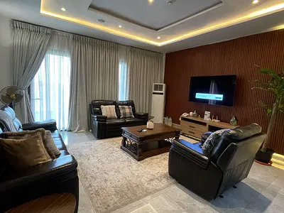 Luxury 1-Bedroom Apartment with City View — Ikoyi, Lagos