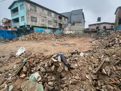 Dry Land in a High Earned Area — Ikorodu Road, Ojota Bus Stop, Kosofe, Lagos