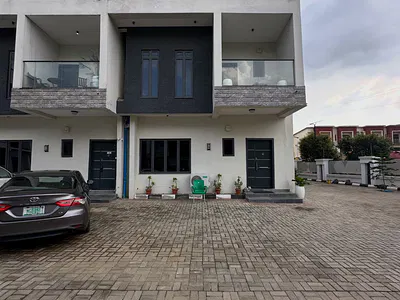 Exquisitely Furnished 4 Bedroom Terraced Duplex + BQ (Smart Home) — Jahi, Abuja