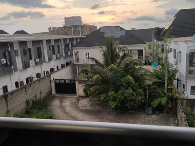Luxury and Spacious 2 Bed Apartment Upstairs with 2 Balconies, 20HRS PR — Lekki, Lagos