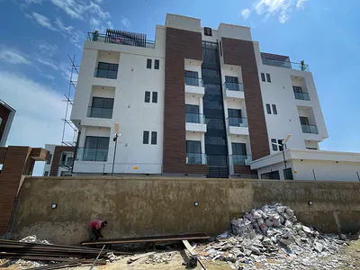 Spacious & Modern 3 Bedroom Apartment with Elevator and Swimming Pool — Lekki, Lagos