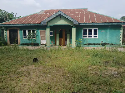 4 Bedroom Bungalow — No3, Omowunmi Olanipekun Street, Off Latona Street, Off Adesan Road, Mowe Town, Ogun