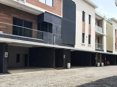4 Bedroom Serviced Townhouse — Lekki, Lagos