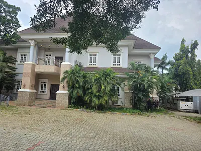 6 Bedroom Detached Duplex +2 Guest Chalet & 4-Rooms BQ — Maitama District, Abuja