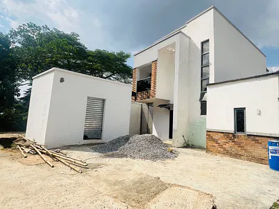 4 Bedroom Townhouse with BQ & Swimming Pool — Old Bodija, Ibadan, Oyo