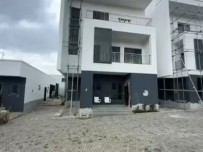 6 Bedroom Fully Detached Duplex + BQ (Video Attached) — Guzape District, Abuja
