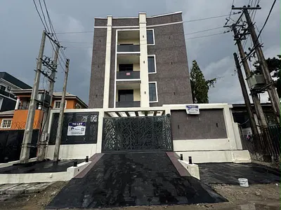 2 Bedroom Apartment — Lekki Phase 1, Lekki, Lagos