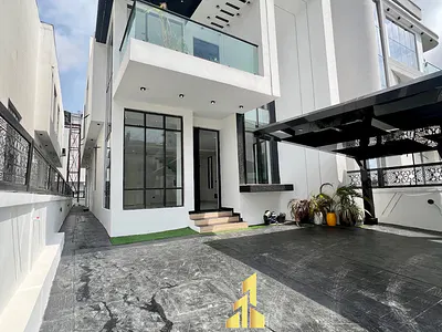 5 Bedroom Detached House with Swimming Pool and BQ — Chevron, Lekki, Lagos