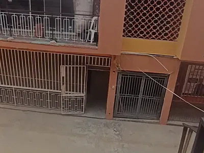 Spacious 3 Bedroom Flat — Alimosho Iyana Ipaja Road, Iyana Ipaja, Ipaja, Lagos