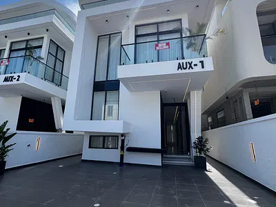 5 Bedroom Detached House — Orchid Road, Lekki, Lagos