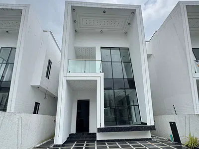 Brand New 5 Bedroom Fully Detached Smart House with BQ and Pool — Ajah, Lagos