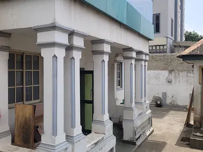 4 Bedroom Detached House — Queens Street, Onike, Yaba, Lagos
