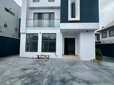 Sophisticated 5 Bedrooms — Ikoyi, Lagos